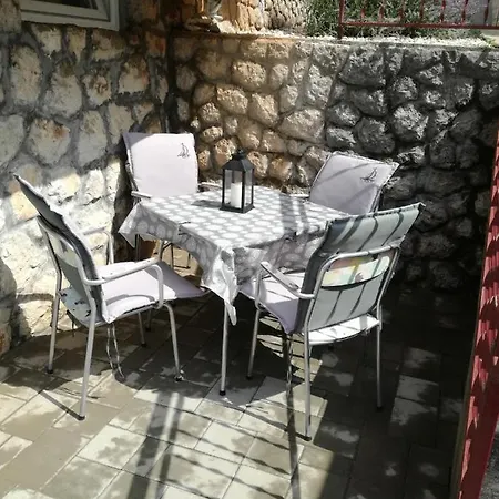 Dvorska * Crikvenica